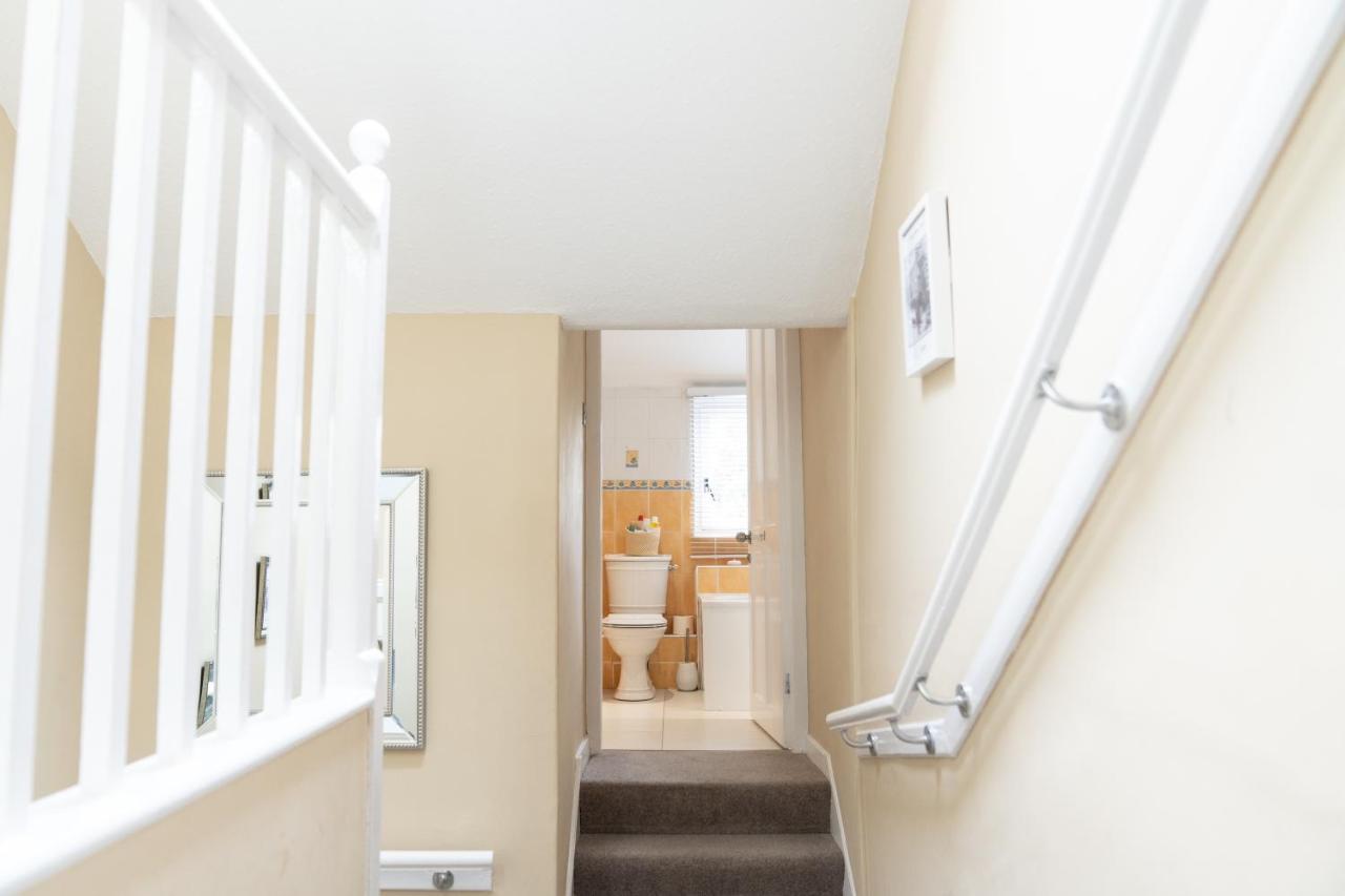 4 Private Bedroom House With 3 Parking Spaces Free بيرث المظهر الخارجي الصورة