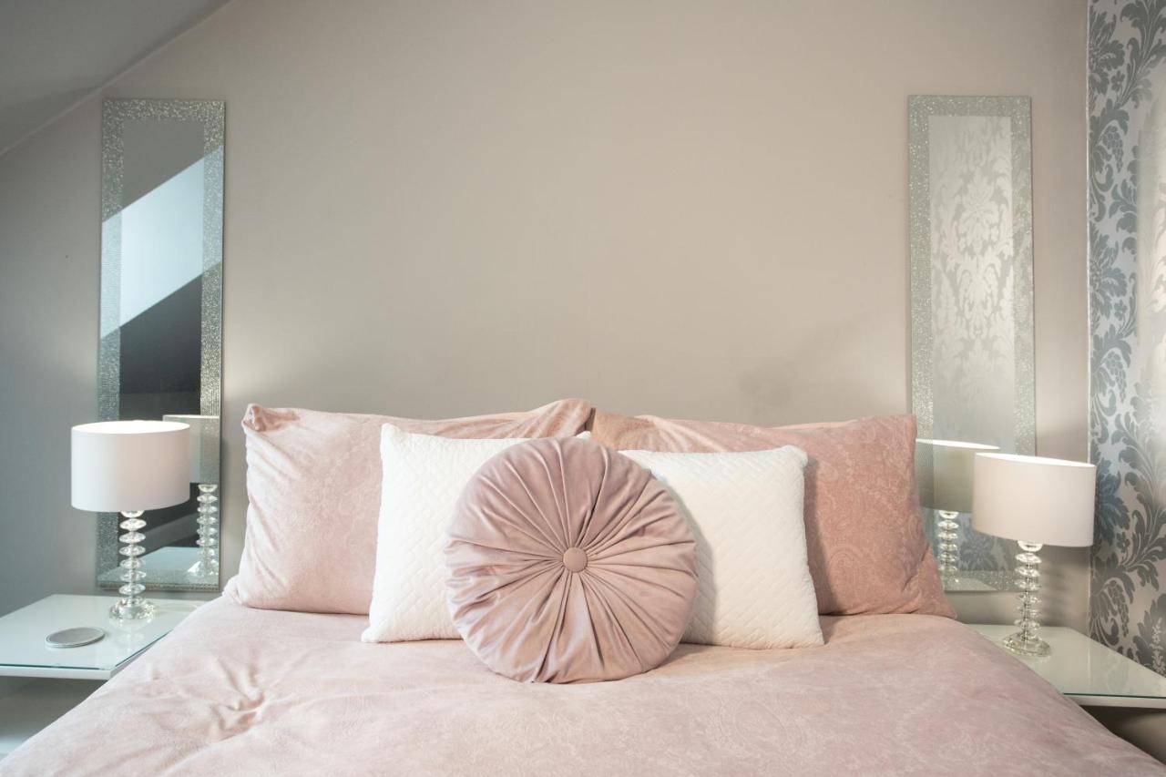 4 Private Bedroom House With 3 Parking Spaces Free بيرث المظهر الخارجي الصورة
