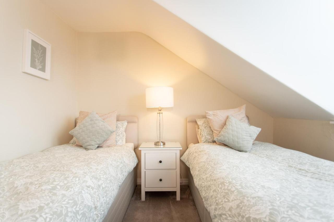 4 Private Bedroom House With 3 Parking Spaces Free بيرث المظهر الخارجي الصورة