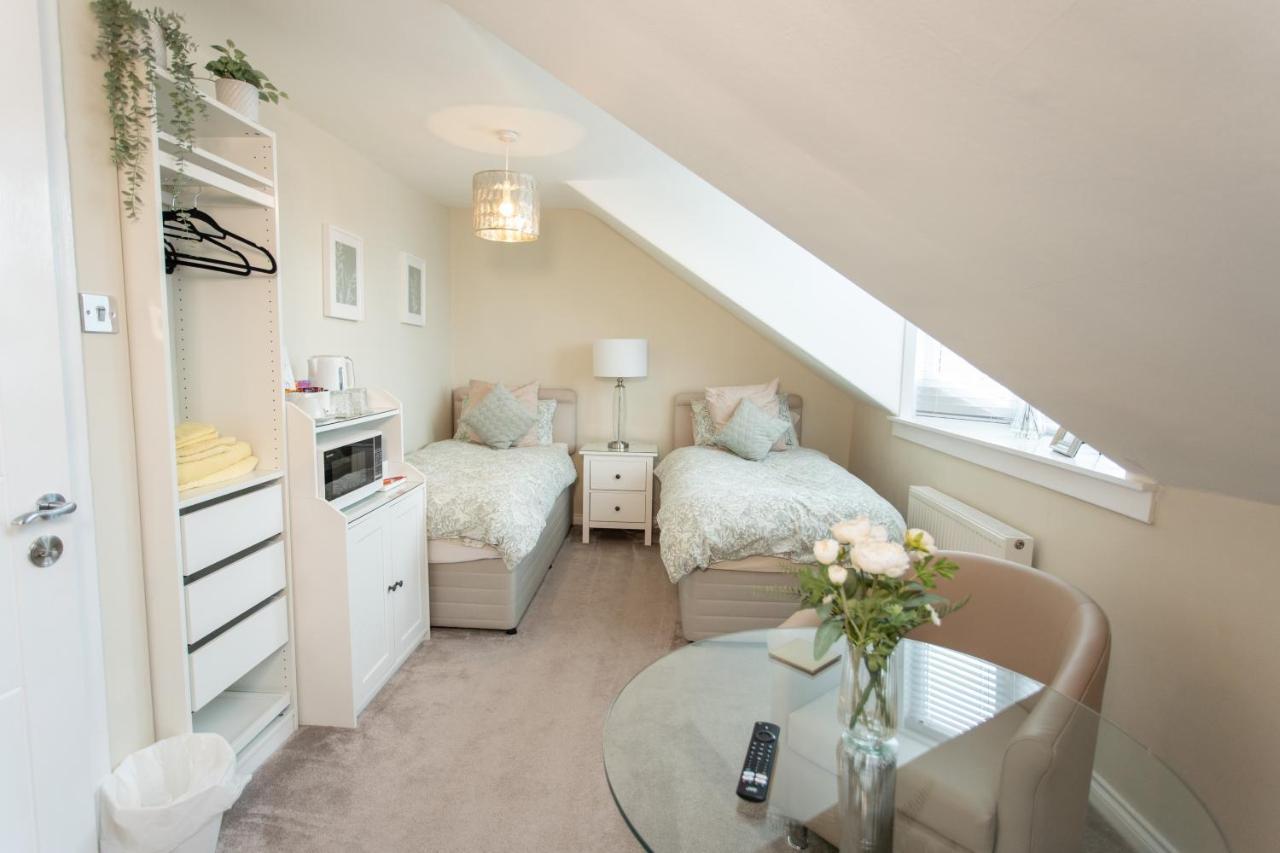 4 Private Bedroom House With 3 Parking Spaces Free بيرث المظهر الخارجي الصورة