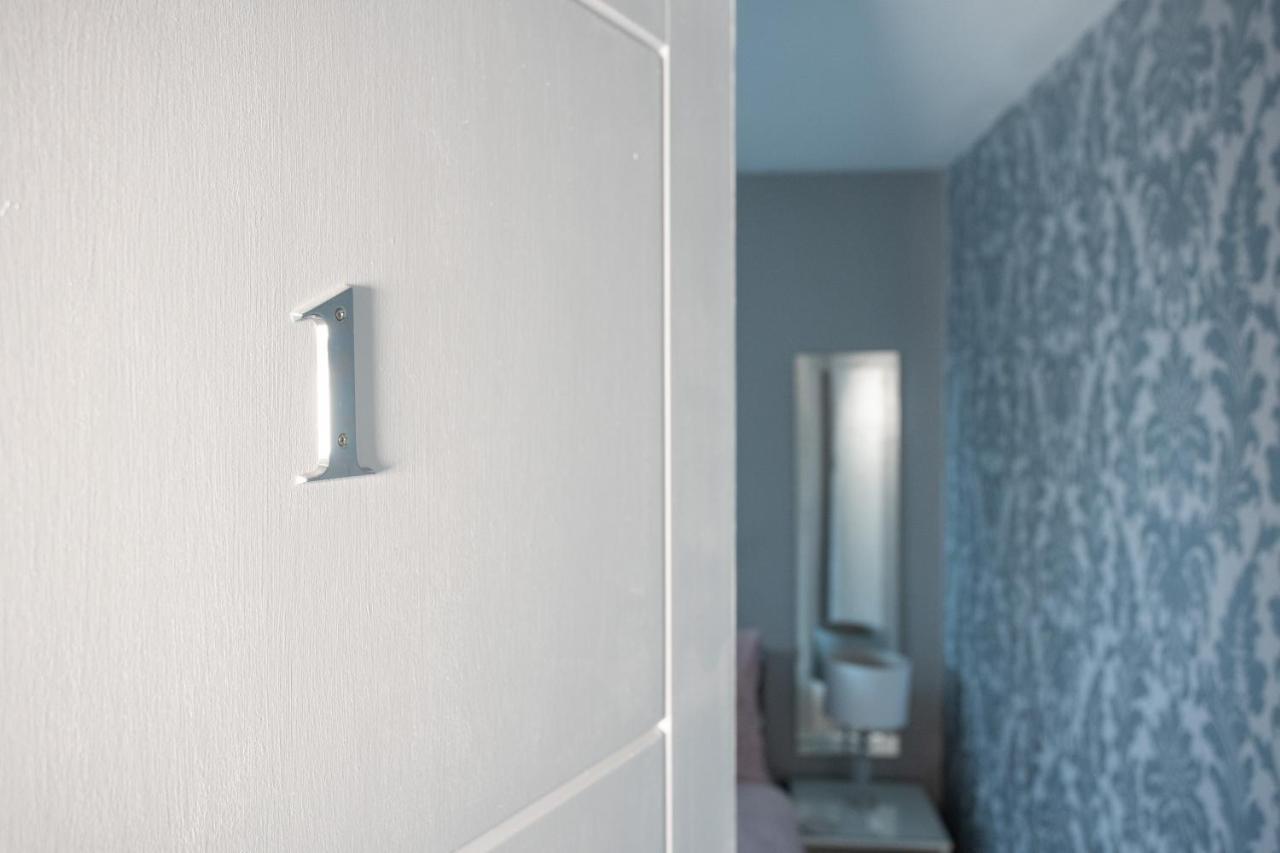 4 Private Bedroom House With 3 Parking Spaces Free بيرث المظهر الخارجي الصورة